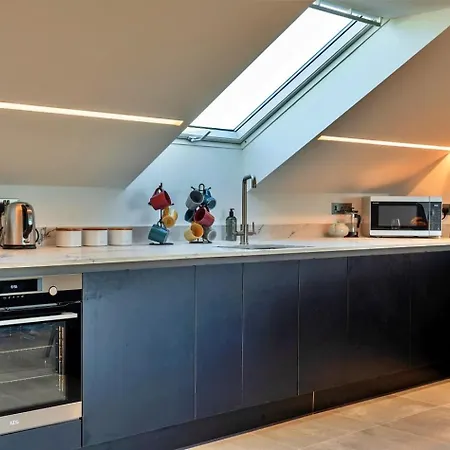 Finest Retreats - Scilla * Helston